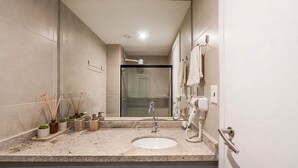 Apartment | Bathroom - Studio in a Cond. With a Pool Near the sea Aru0123 (Salvador)