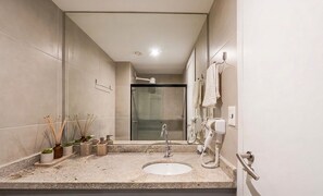 Apartment | Bathroom - Studio in a Cond. With a Pool Near the sea Aru0123 (Salvador)