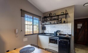 Basic Apartment | Private kitchen - Apt. w/ City View, Centro Cabo Frio Piu0105 (Cabo Frio)