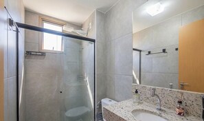 Bathroom - Apt W/rooftop Pool, 2 Blocks From Beach!!! Cao0101 (Salvador)
