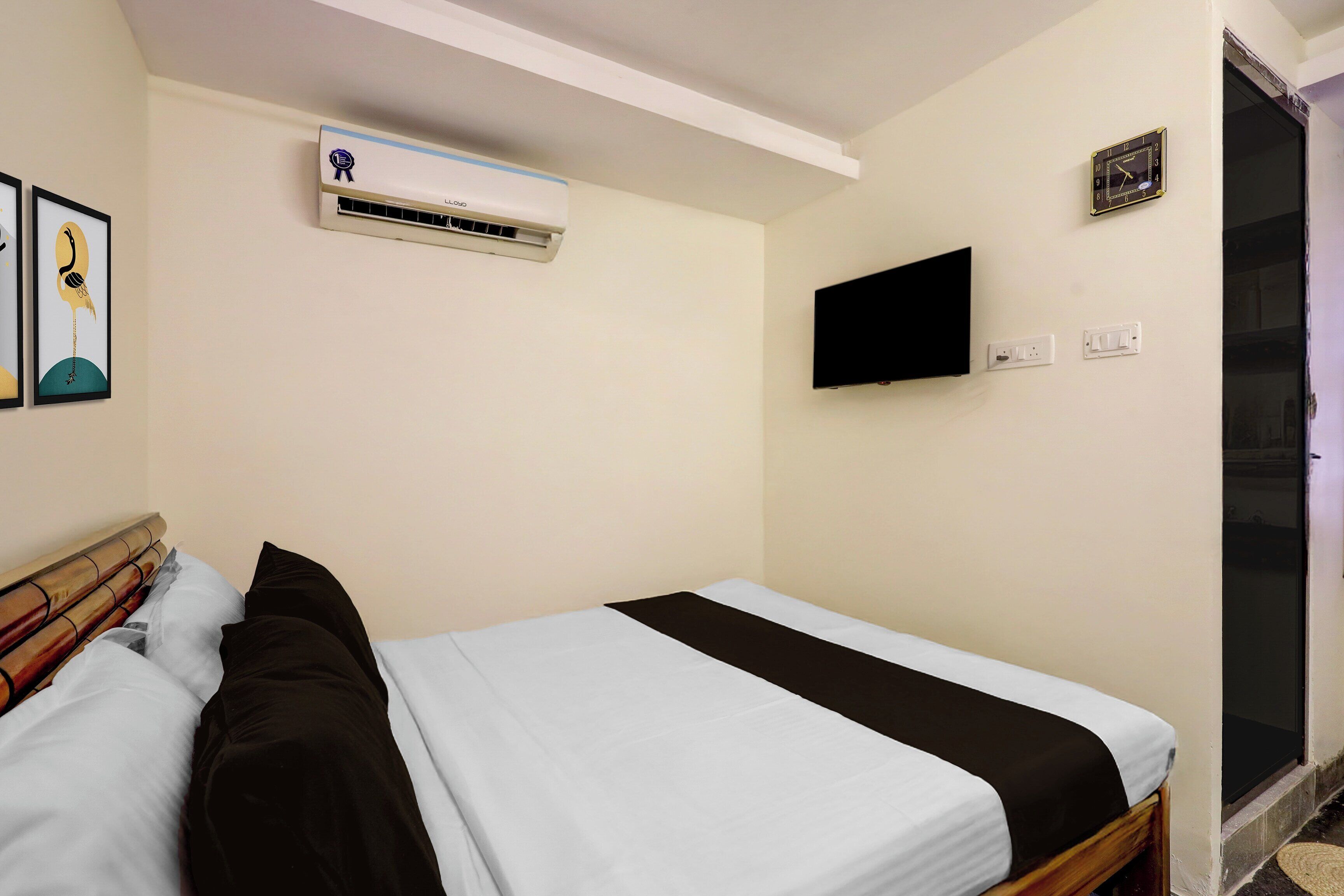 Quarto clássico | Escrivaninha, Wi-Fi de cortesia, roupa de cama