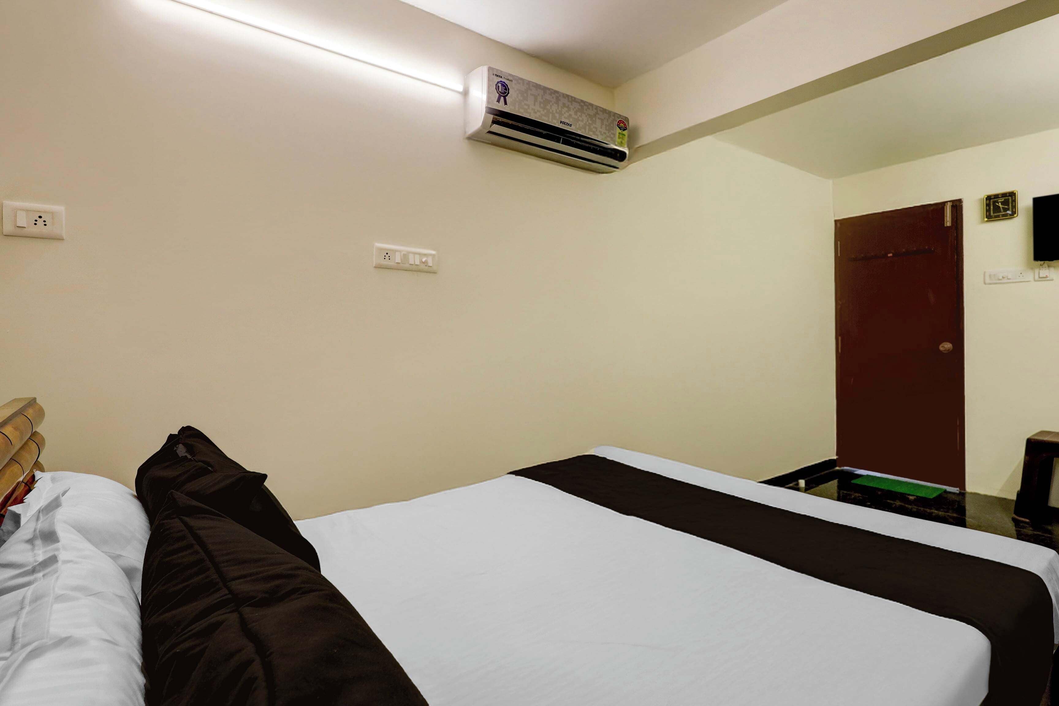 Classic Room | Desk, free WiFi, bed sheets