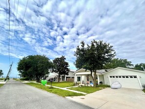 Exterior - Welcome to Salt & Sky Luxury Cottage, your coastal getaway and beach living. (Gulfport)