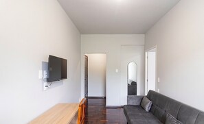 Living area - Apt. w/ Parking & City View Ola0003 (Blumenau)