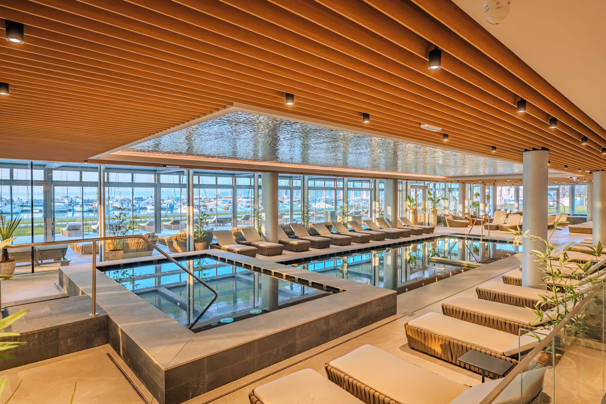 Indoor pool, seasonal outdoor pool, pool loungers