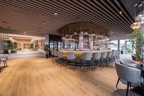 酒吧(店内)