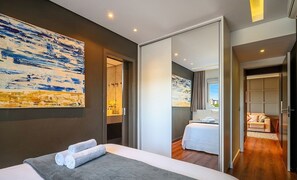 Unclassified image, 2 of 10, button - Apt. in Condo. w/ Pool & Garage Pea0410 (Florianópolis)