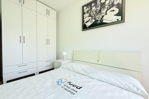 2 bedrooms - SE279 - Marotta, three-room apartment just steps from the beach, with parking space. (Marotta)