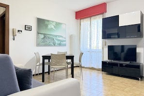 Living area - SE279 - Marotta, three-room apartment just steps from the beach, with parking space. (Marotta)