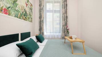 1 bedroom, iron/ironing board, travel crib, WiFi