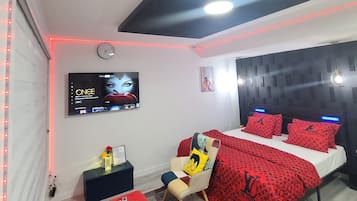 1 bedroom, desk, iron/ironing board, WiFi (free)