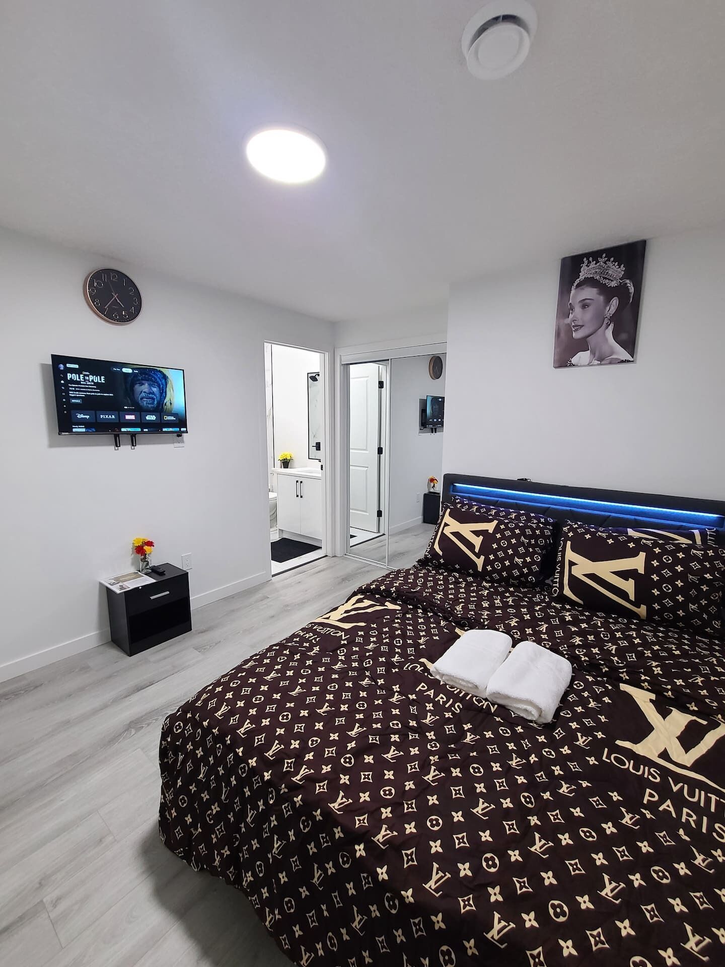 1 bedroom, desk, iron/ironing board, WiFi (free)
