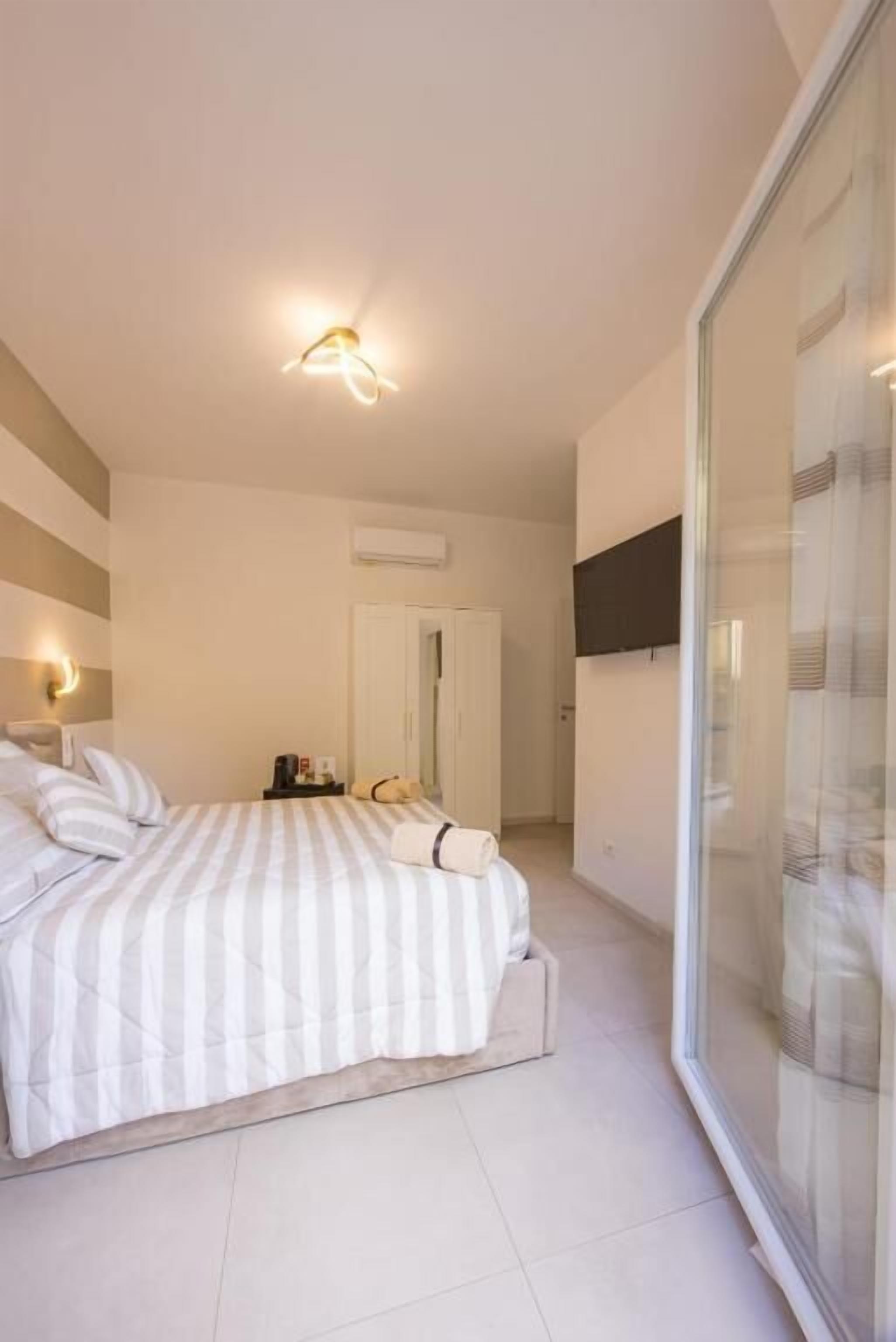 Comfort Double Room, Balcony, City View | Wi-fi percuma 