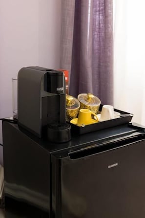 Standardzimmer, eigenes Bad, zum Garten hin | Kaffee und/oder Kaffeemaschine