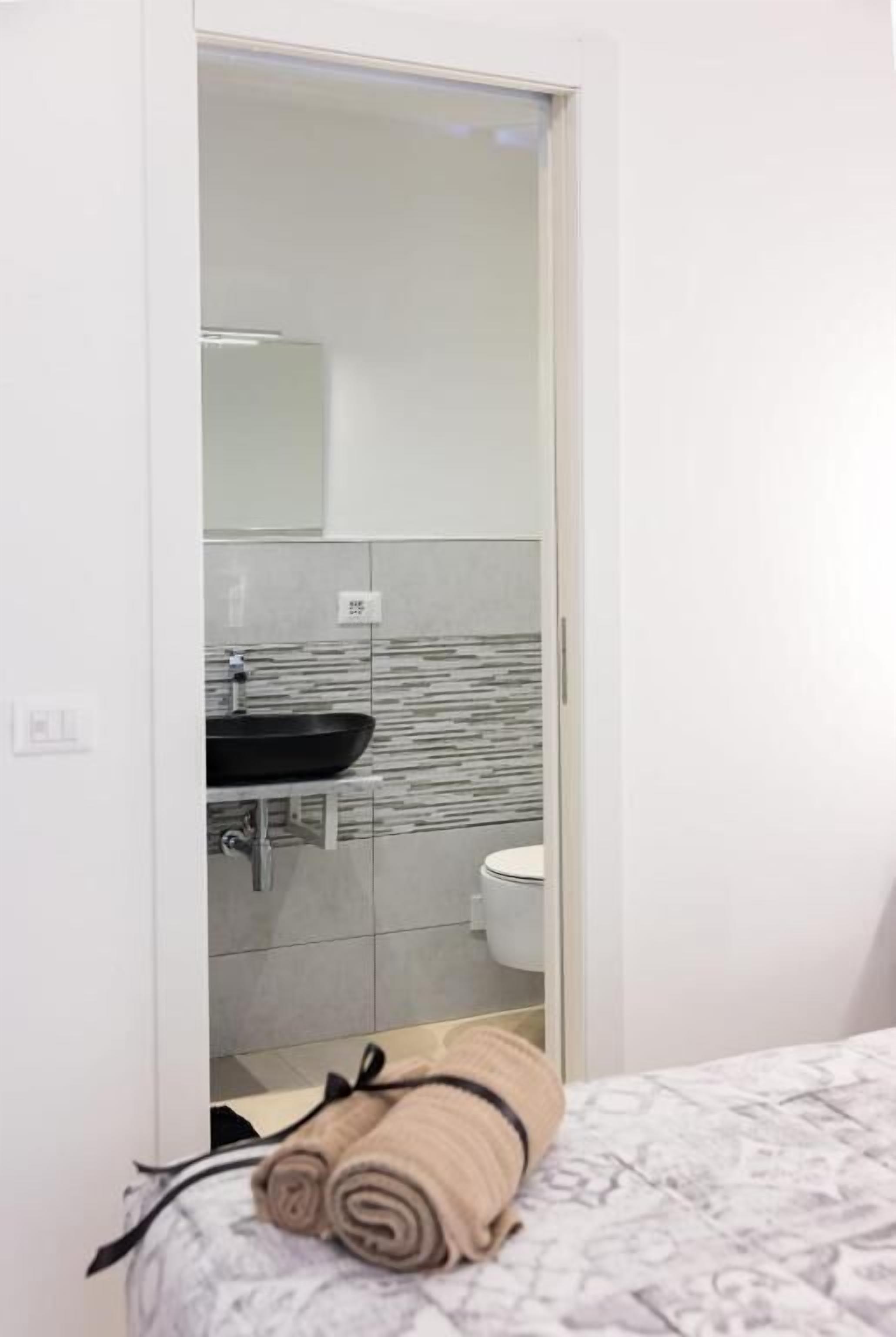 Double Room, 1 Katil Kelamin (Double), Balcony, City View | Wi-fi percuma 