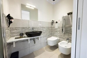 Double Room, 1 Katil Kelamin (Double), Balcony, City View | Bilik Mandi