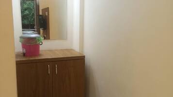 Deluxe Room, Balcony, Garden View | Interior