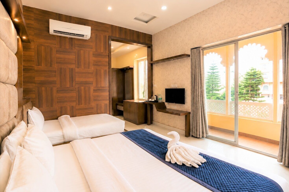 Premium Triple Room with Balcony