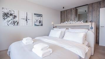 Vila superluxo, vista para o mar | Cofres nos quartos, cortinas blackout, quartos à prova de som
