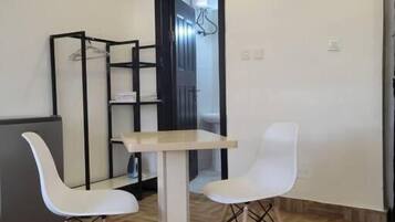 Appartement, salle de bains privée | Restauration