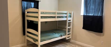 4 habitaciones, wifi gratis y ropa de cama