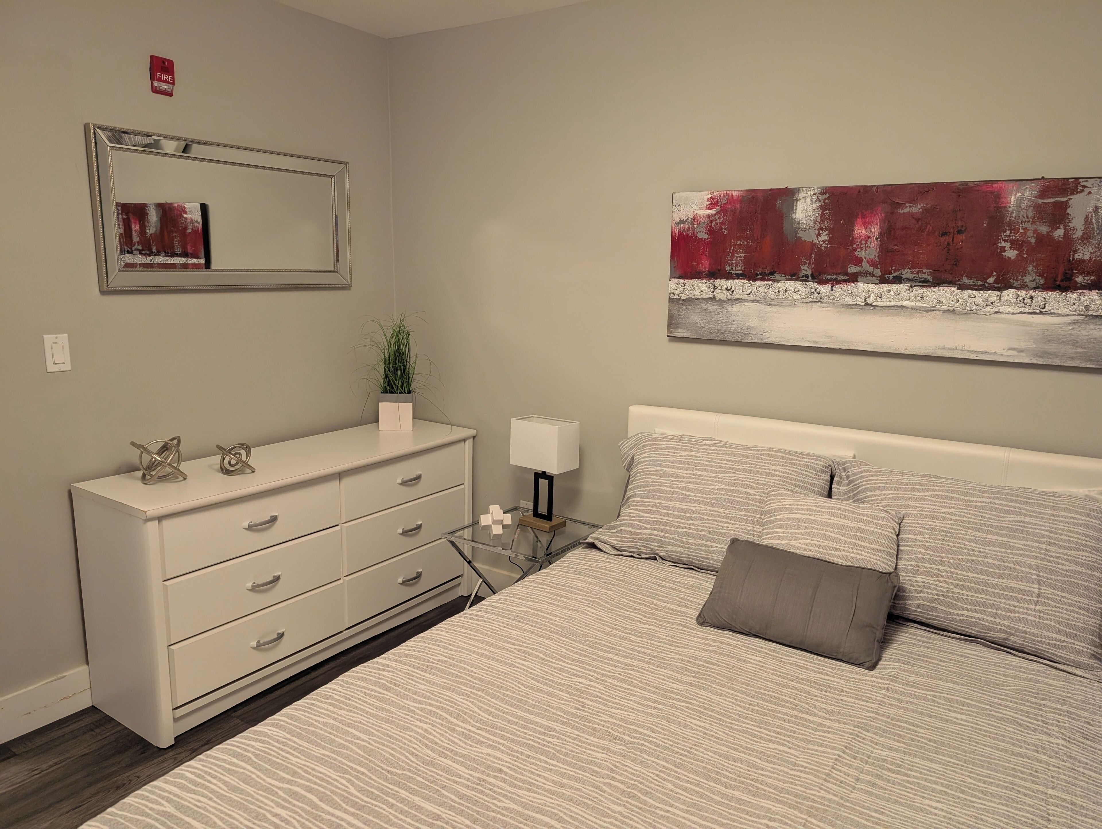 Iron/ironing board, WiFi (free), bed sheets