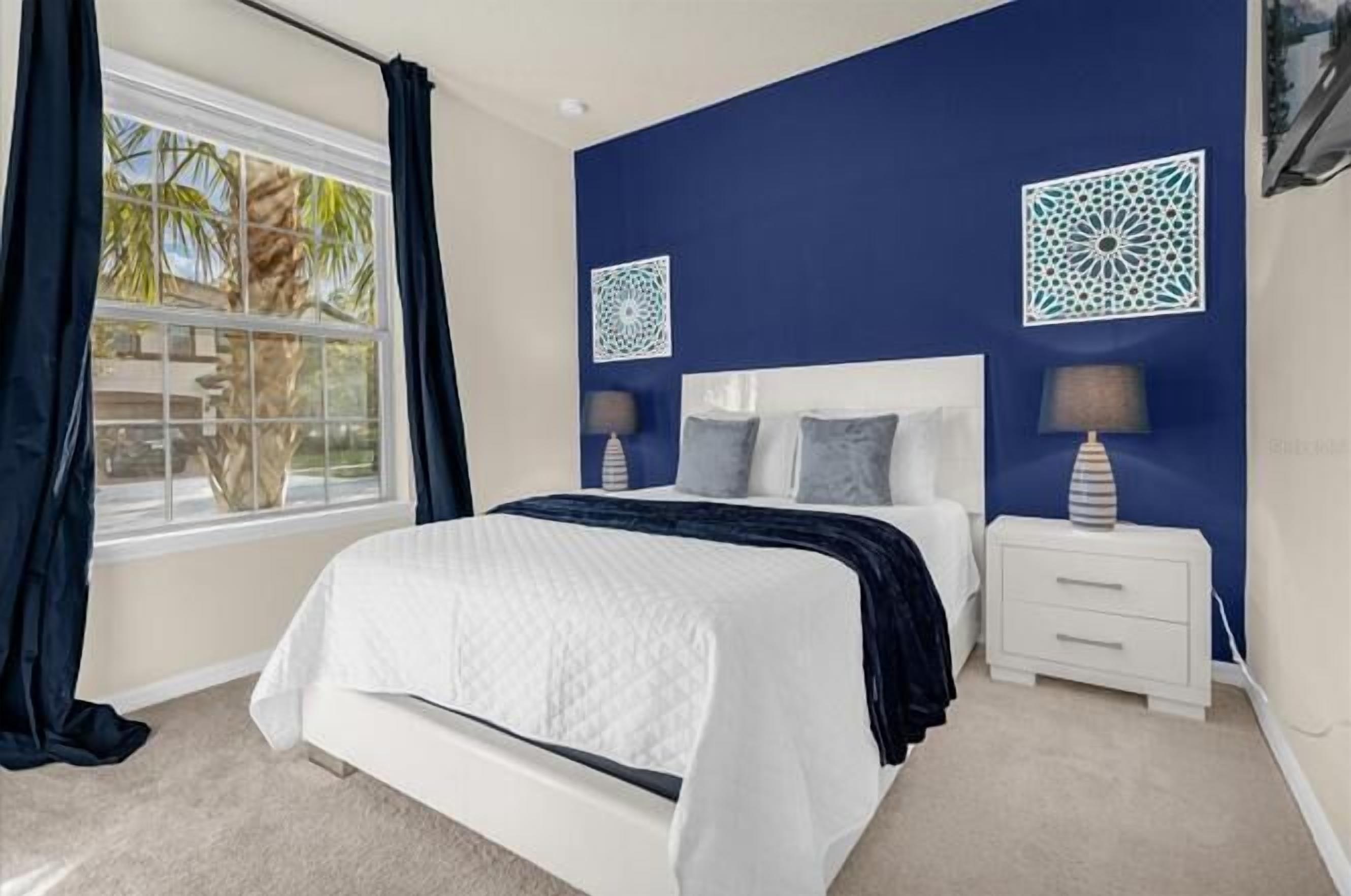 8 bedrooms, desk, iron/ironing board, travel cot