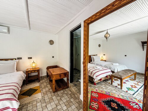 Tonaroz House