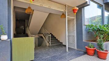 House | Reception