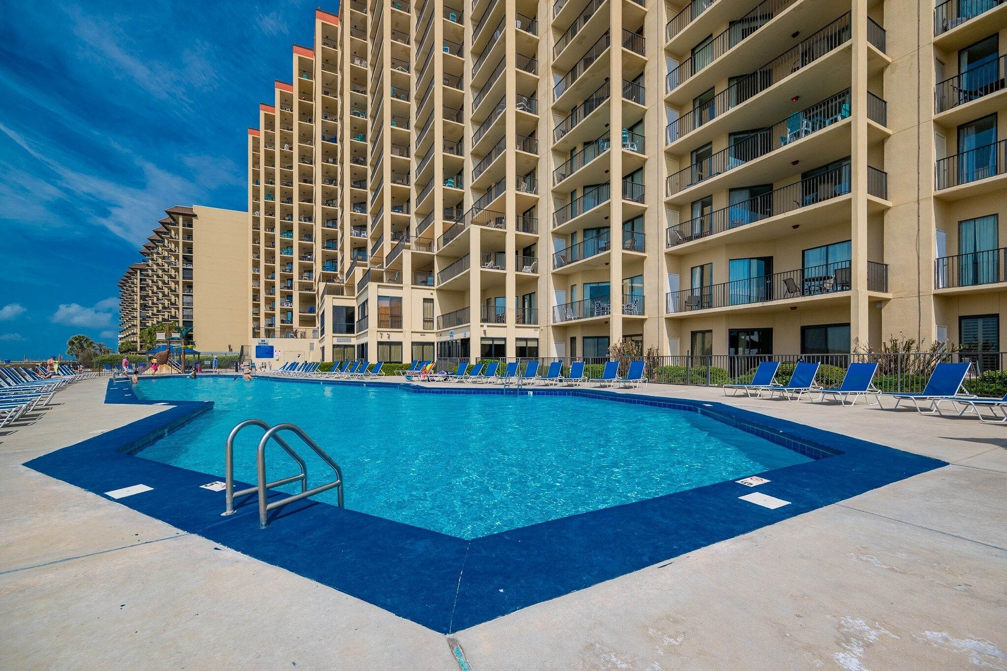 Apartamento, 1 habitación | Piscina | Una piscina cubierta, una piscina al aire libre