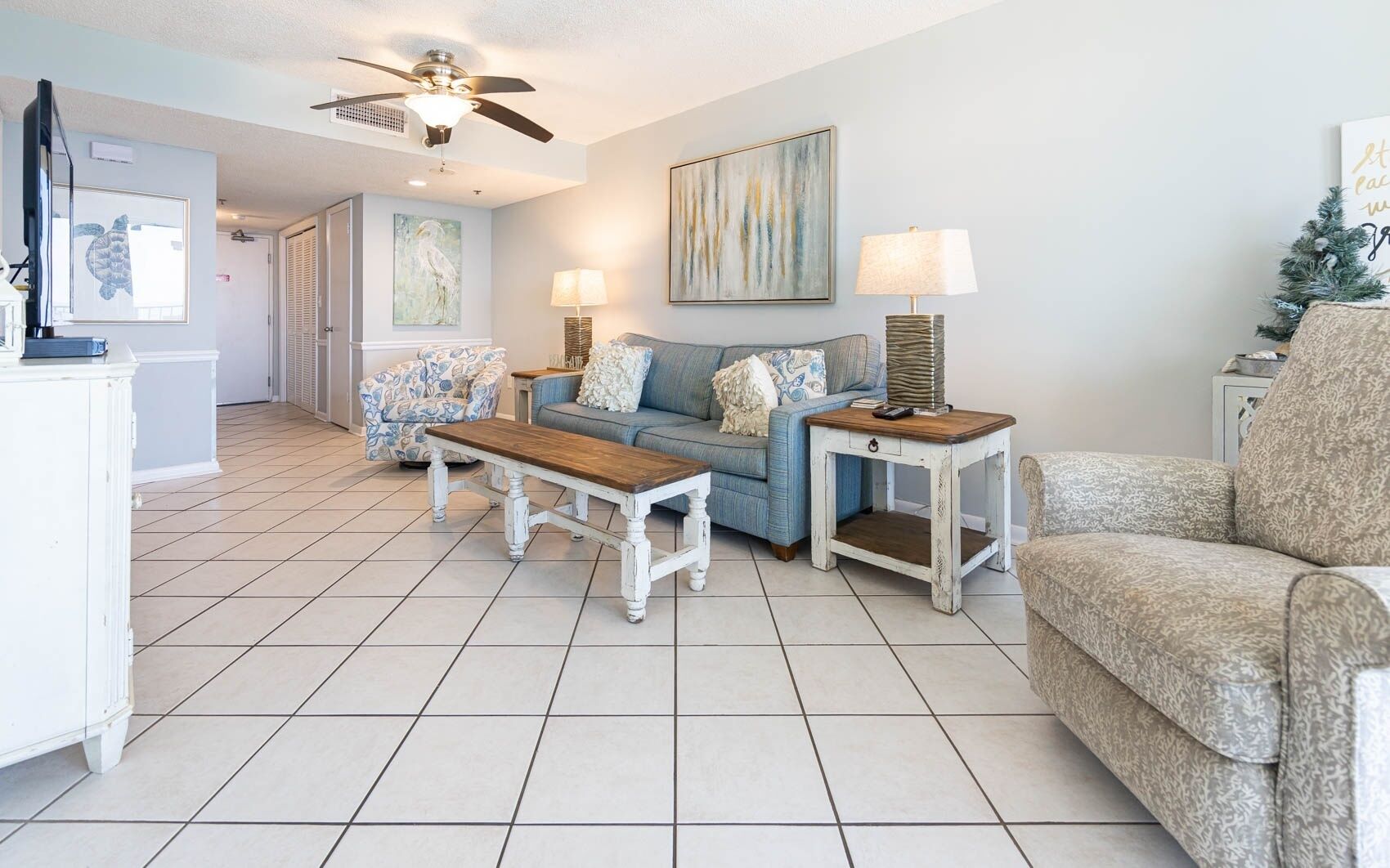 Condo, 1 Bedroom | Living area