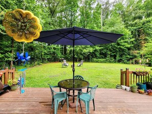 Outdoor dining - The Sweetwater Retreat (Lithia Springs)