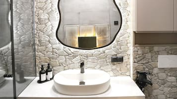 Dusche, Haartrockner, Bidet, Handtücher