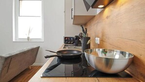 Unclassified image, 2 of 19, button - HomeME 4 | NETFLIX | Kitchen | Parking | Smart TV (Bad Oeynhausen)