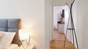 Unclassified image, 4 of 19, button - HomeME 4 | NETFLIX | Kitchen | Parking | Smart TV (Bad Oeynhausen)
