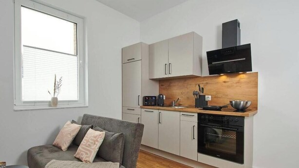 Unclassified image, 1 of 19, button - HomeME 4 | NETFLIX | Kitchen | Parking | Smart TV (Bad Oeynhausen)