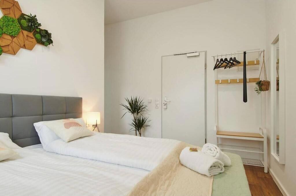 Reisekinderbett, kostenloses WLAN, Bettwäsche