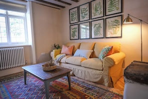 Living area - Challens Yarde (Midhurst)