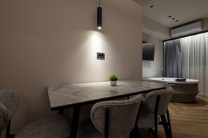 Interior - Suite with Spa Bath, Lux Suites Athens (Athens)