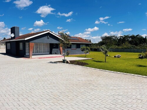 Kwa Phansi Villa - where you relax, rest and recharge in peace, style & comfort.