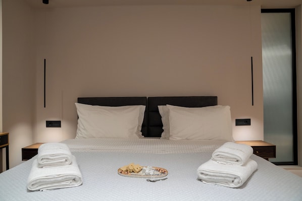 Schreibtisch, Bügeleisen/Bügelbrett, Reisekinderbett, kostenloses WLAN