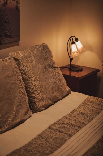 The Haven B&B Leeton History Made Cozy. Minutes walk to the Main Street!