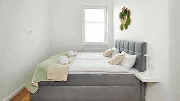 1 bedroom, travel cot, free WiFi, bed sheets