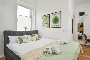Reisekinderbett, kostenloses WLAN, Bettwäsche