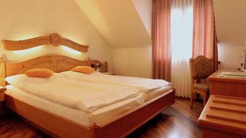 Comfort Double Room | In-room safe, laptop workspace, soundproofing, free WiFi