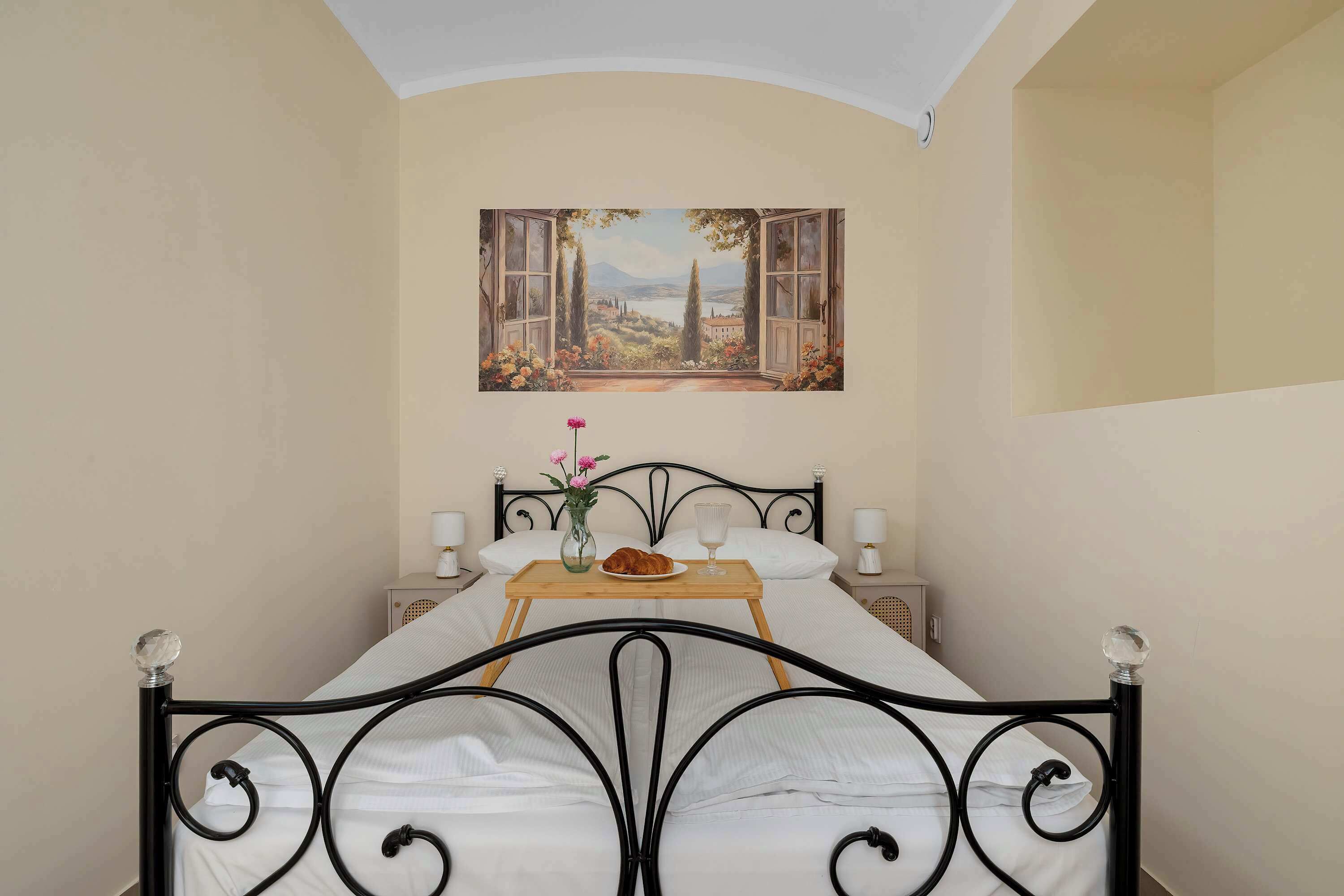 Iron/ironing board, travel crib, WiFi, bed sheets