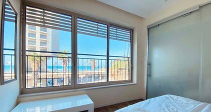 White Gordon Beach Apartment + Bomb Shelter
