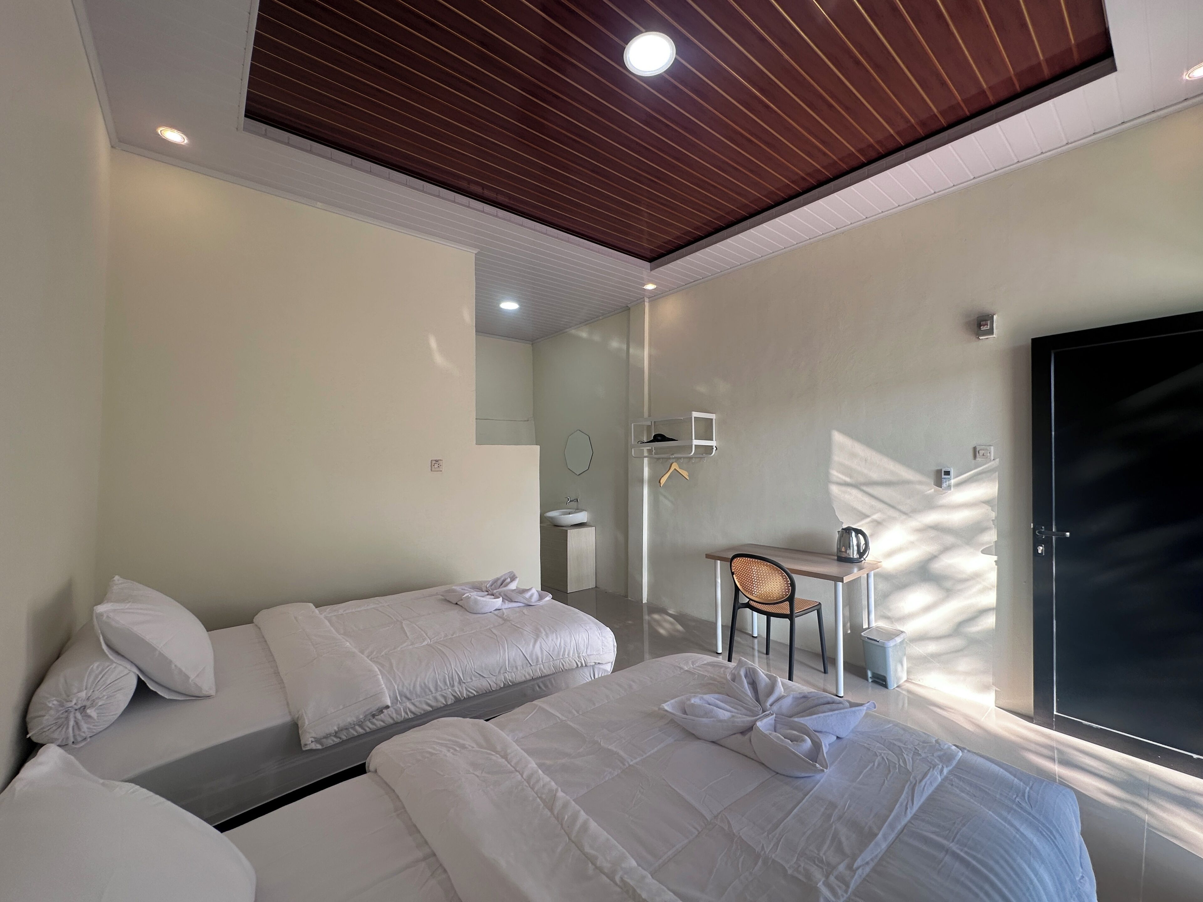 Standard Twin Room, Private Bathroom, Hill View
