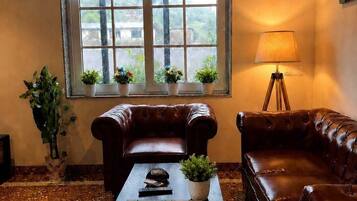 Villa, balcon, vue sur la colline | Aire de séjour
