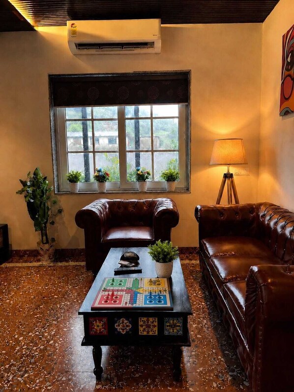 Villa, balcon, vue sur la colline | Aire de séjour